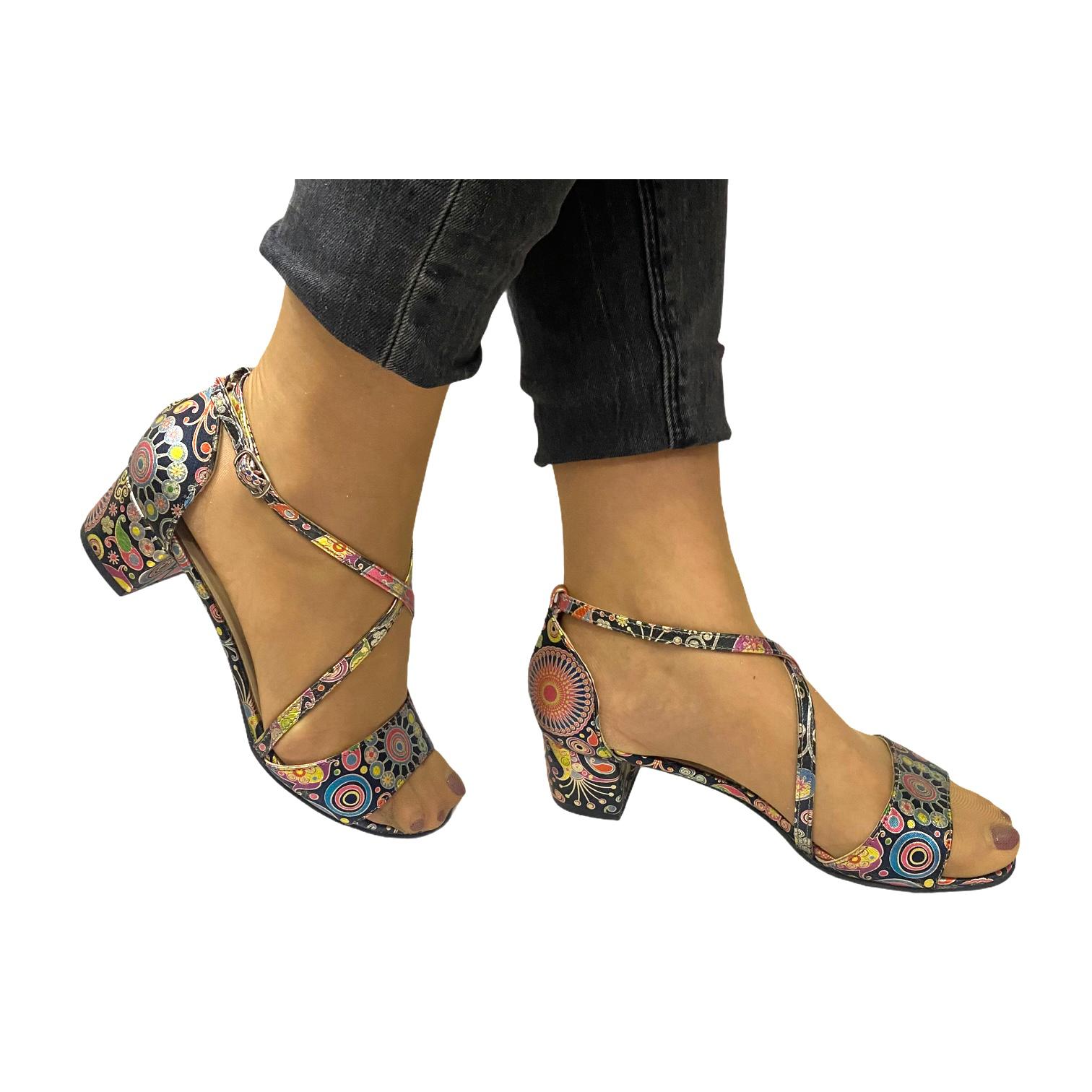 Sandale multicolore cu model si barete incrucisate