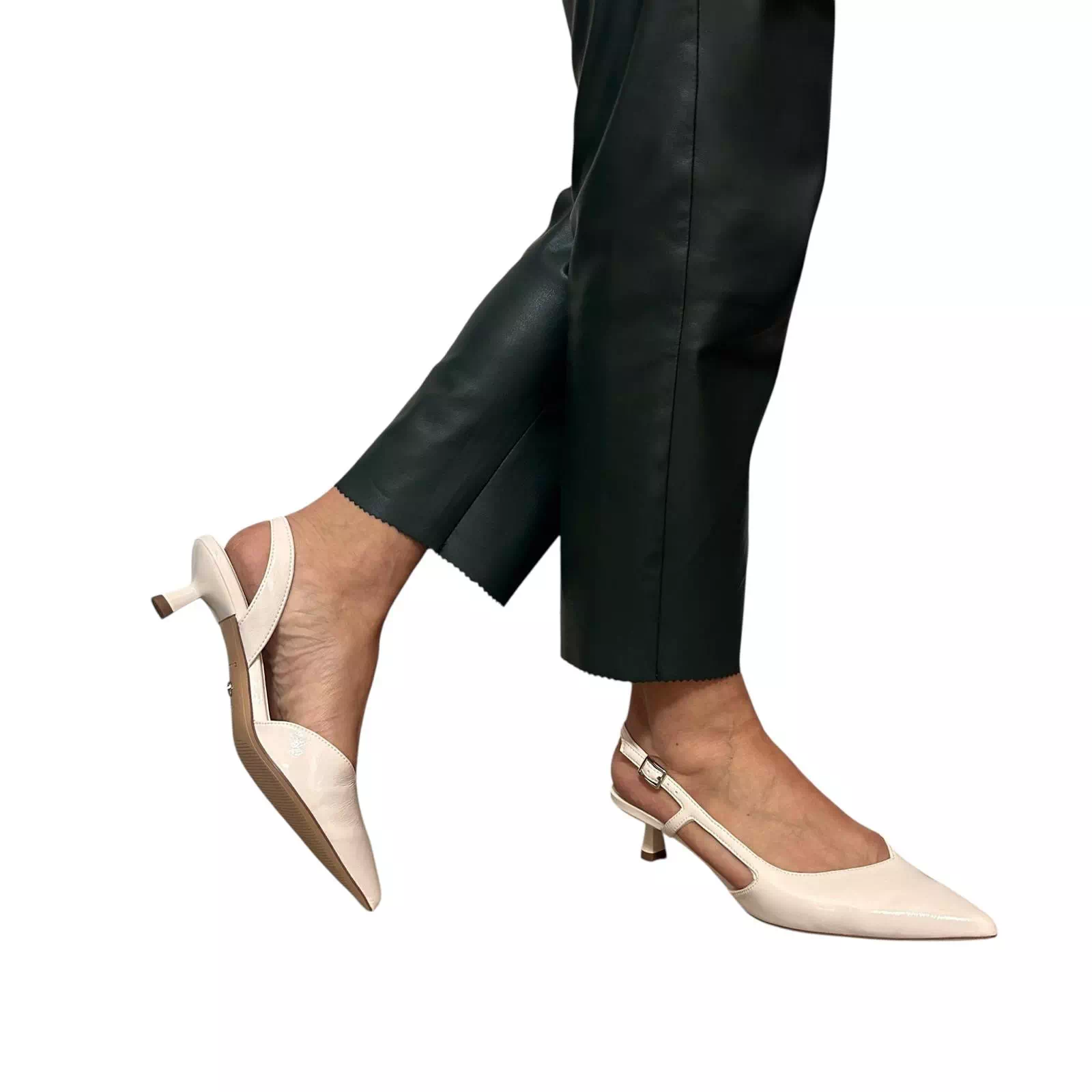 Pantofi Tamaris decupati albi