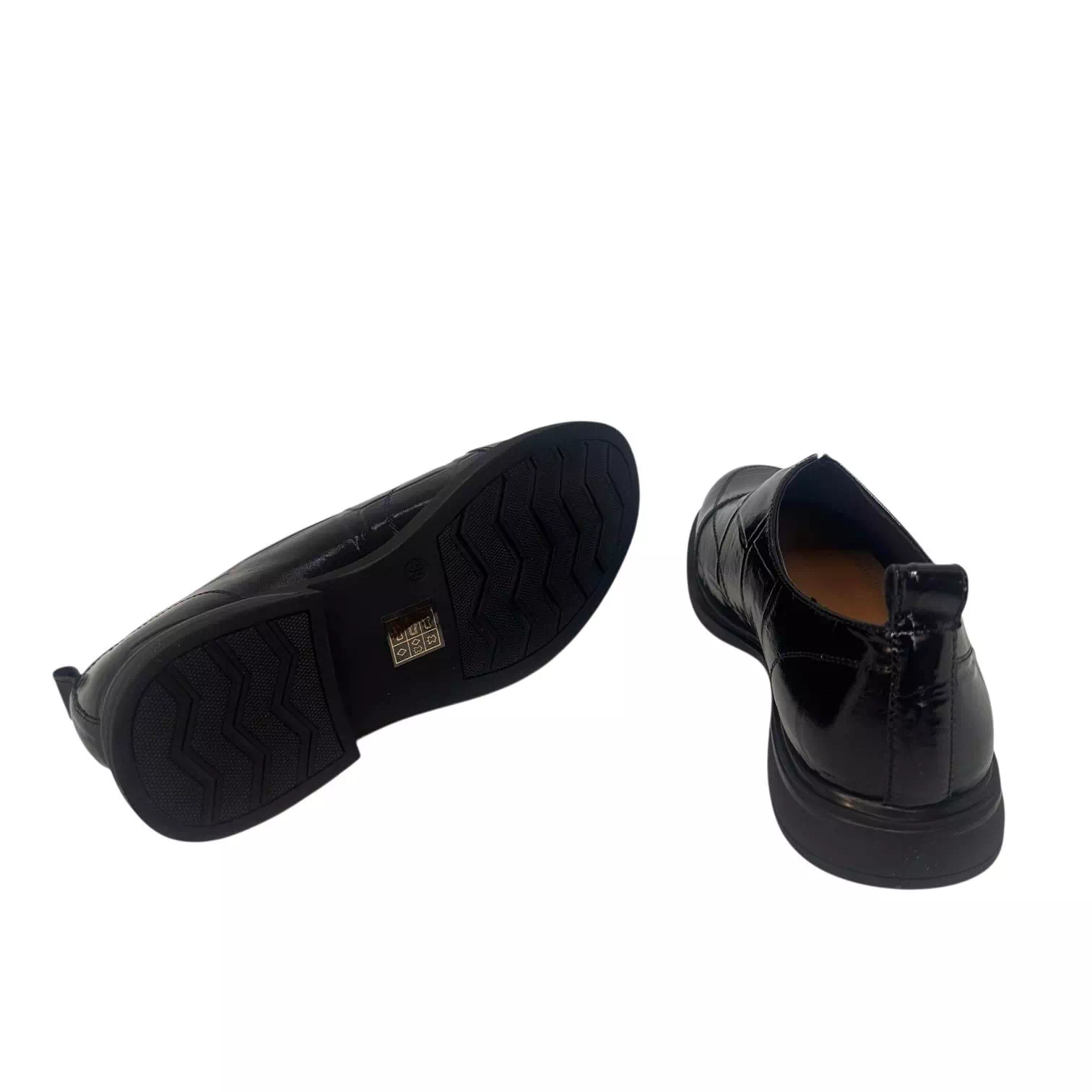 Pantofi Karisma negri cu model