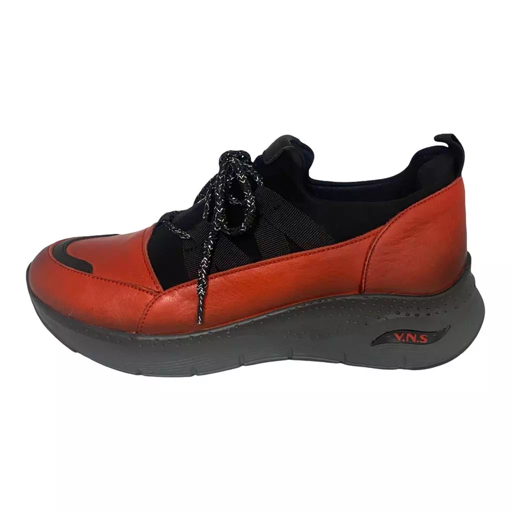 Pantofi sport rosii cu siret cu detalii