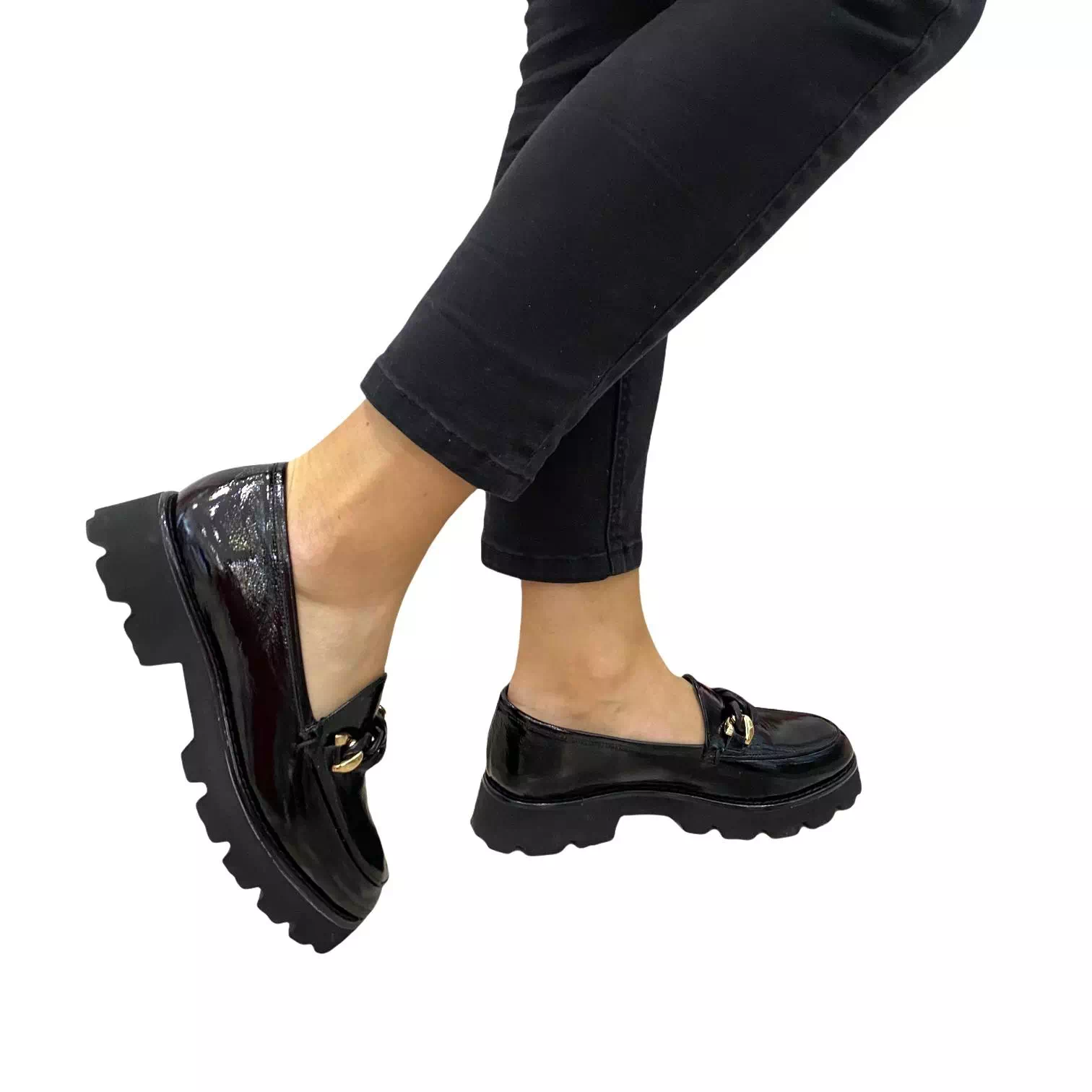 Pantofi negri cu accesoriu tip lant si talpa confort
