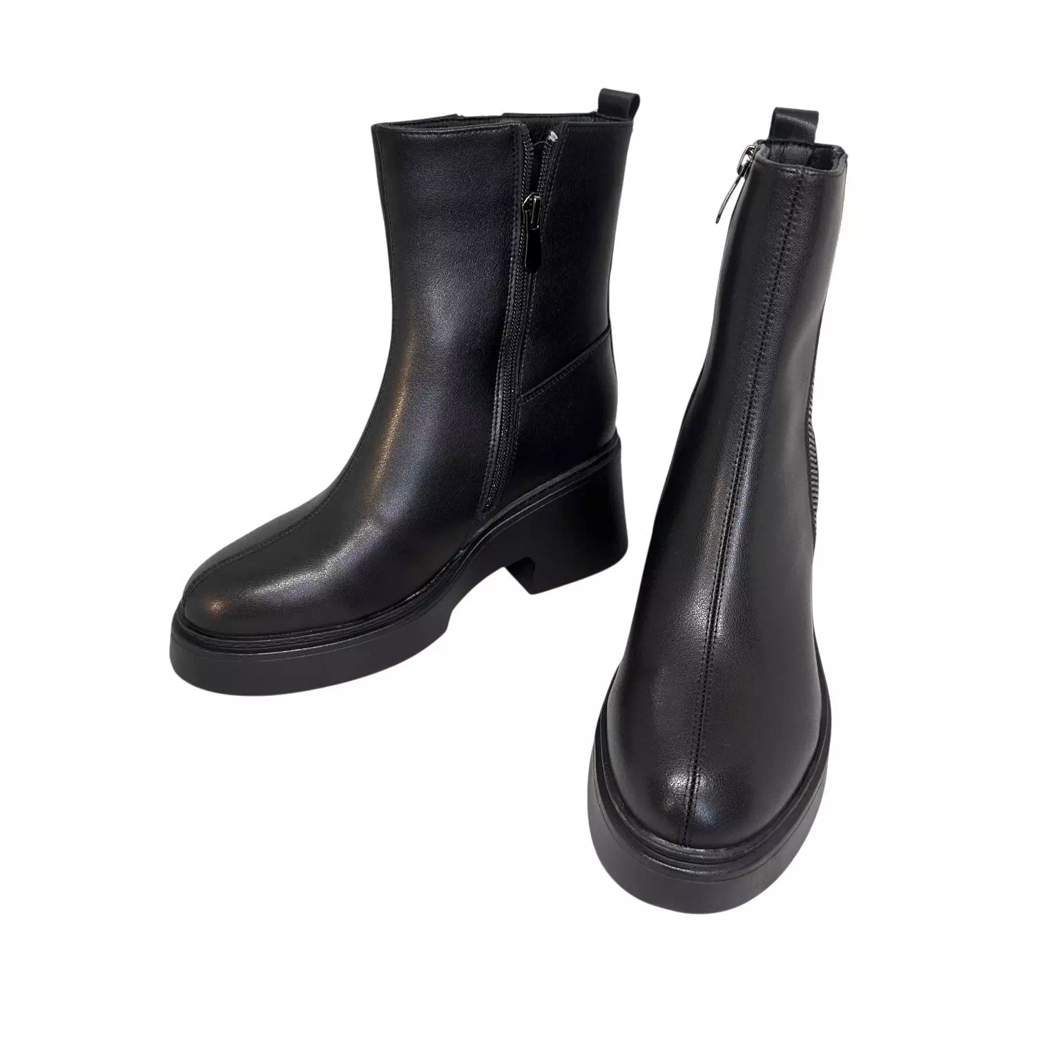 Ghete negre cu pietricele