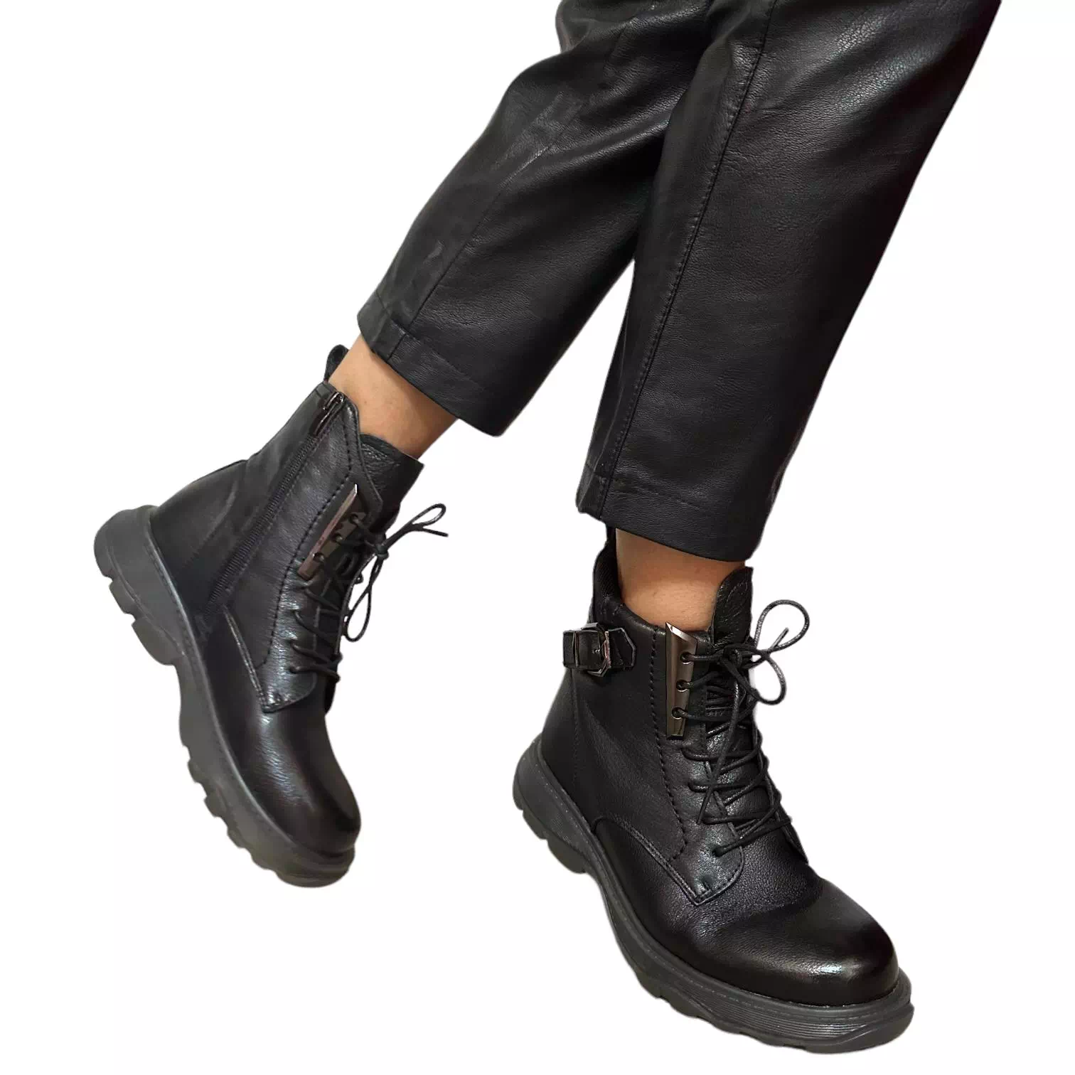 Ghete negre cu accesoriu si talpa confort