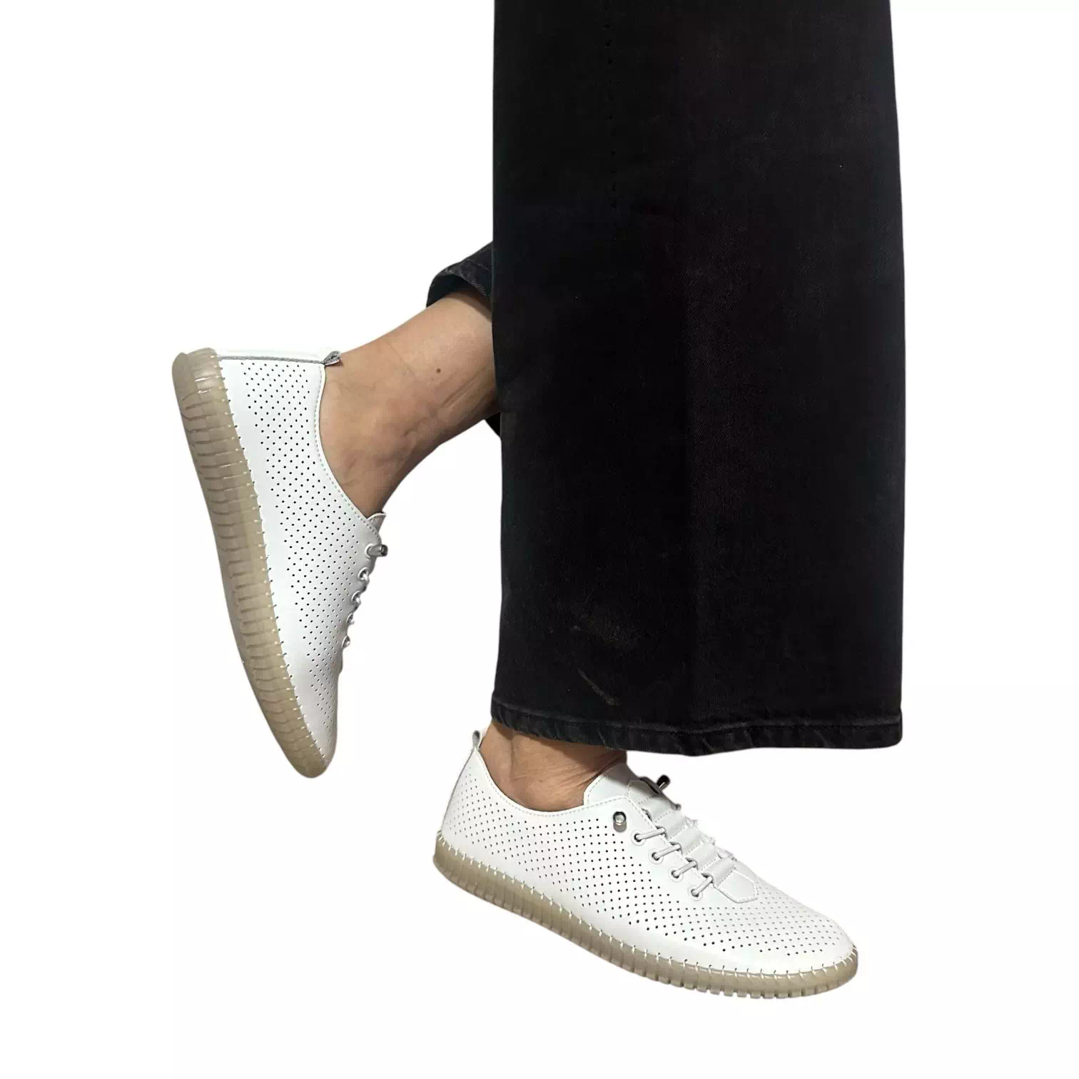 Pantofi Filippo albi cu perforatii