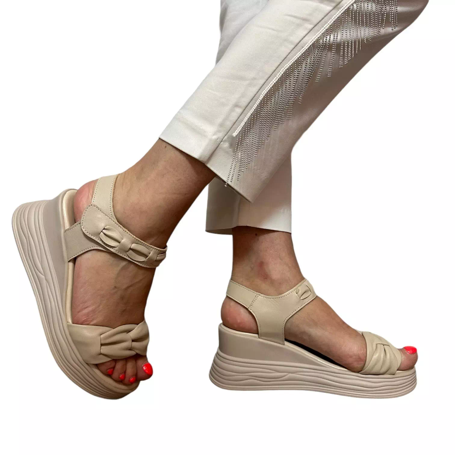 Sandale crem cu platforma