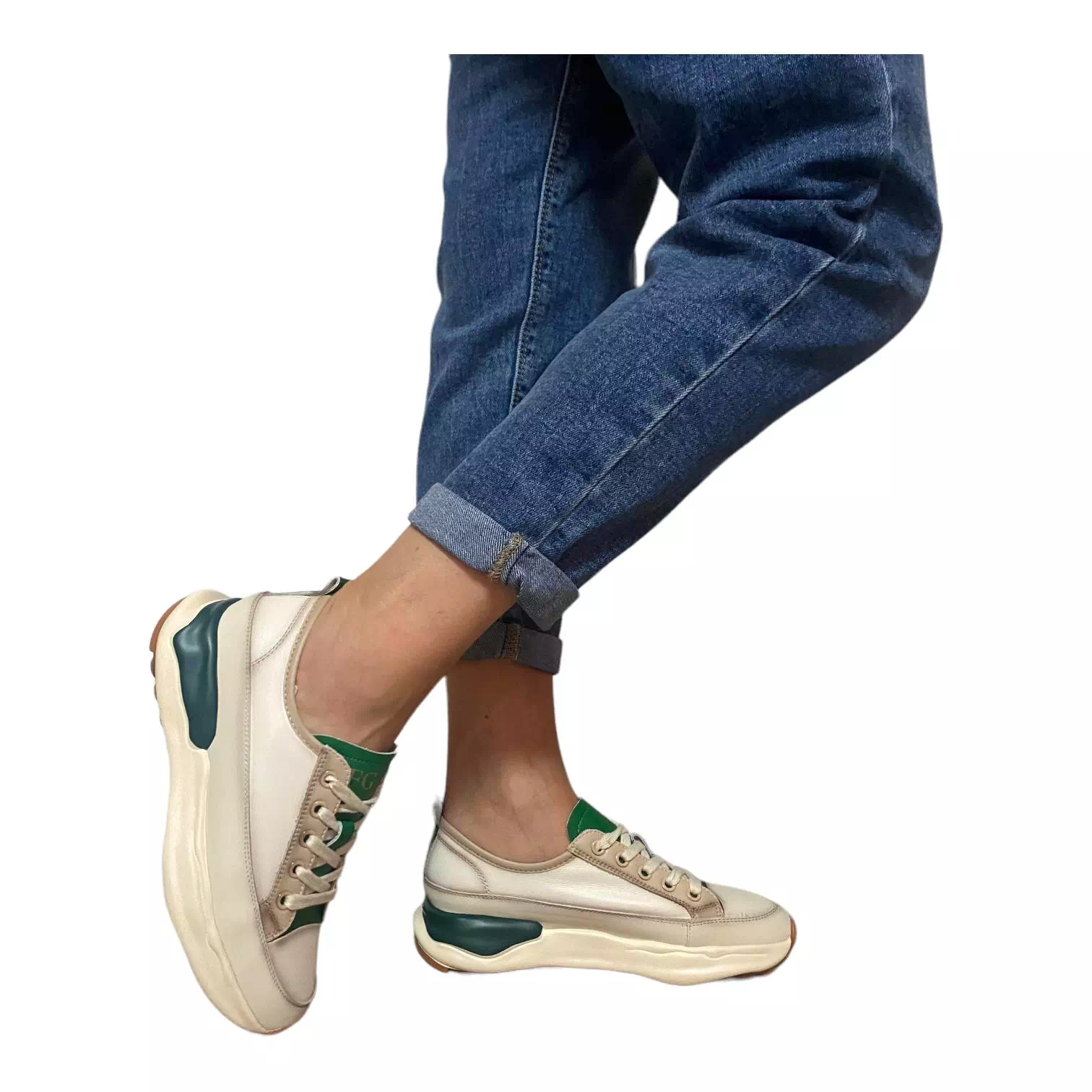 Pantofi albi cu talpa confort si detalii verzi