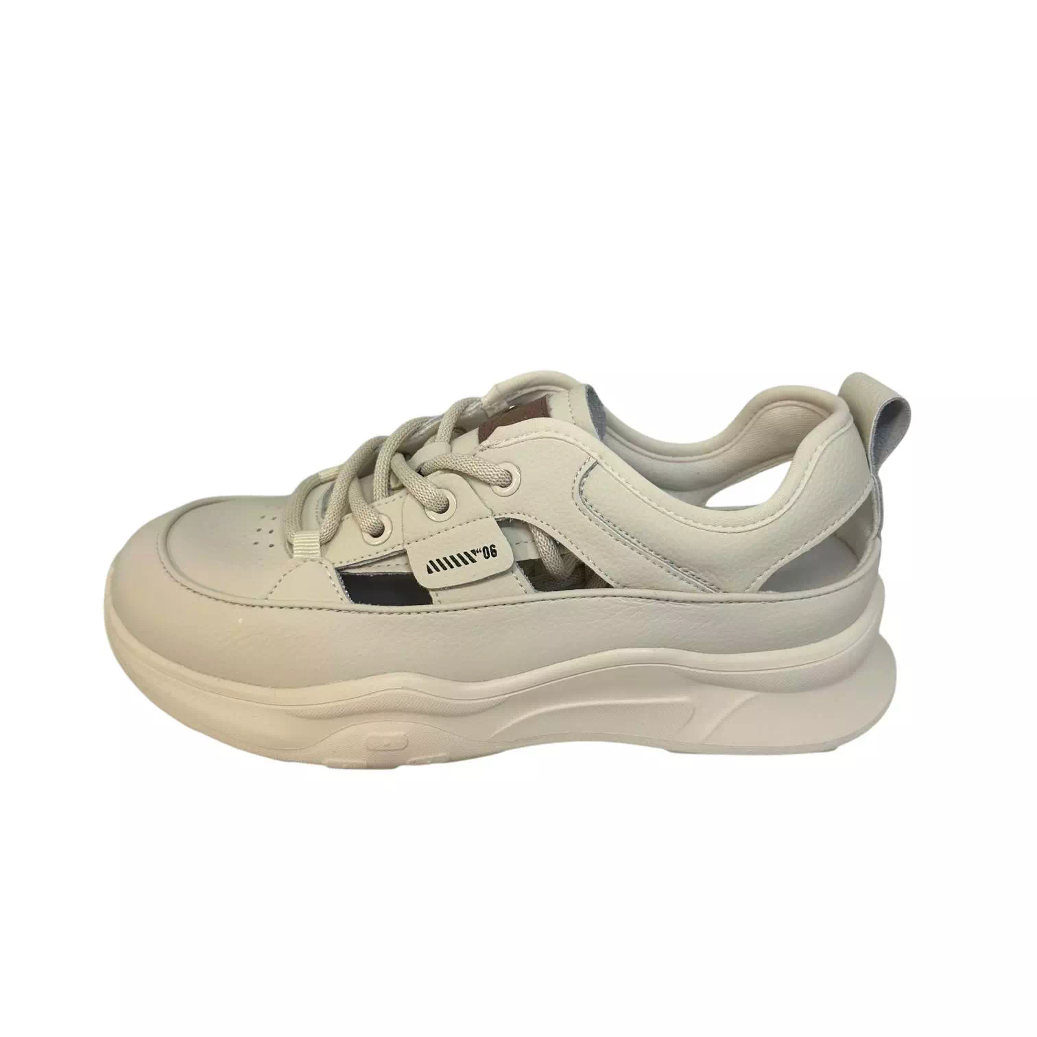 Pantofi crem cu siret si decupaje