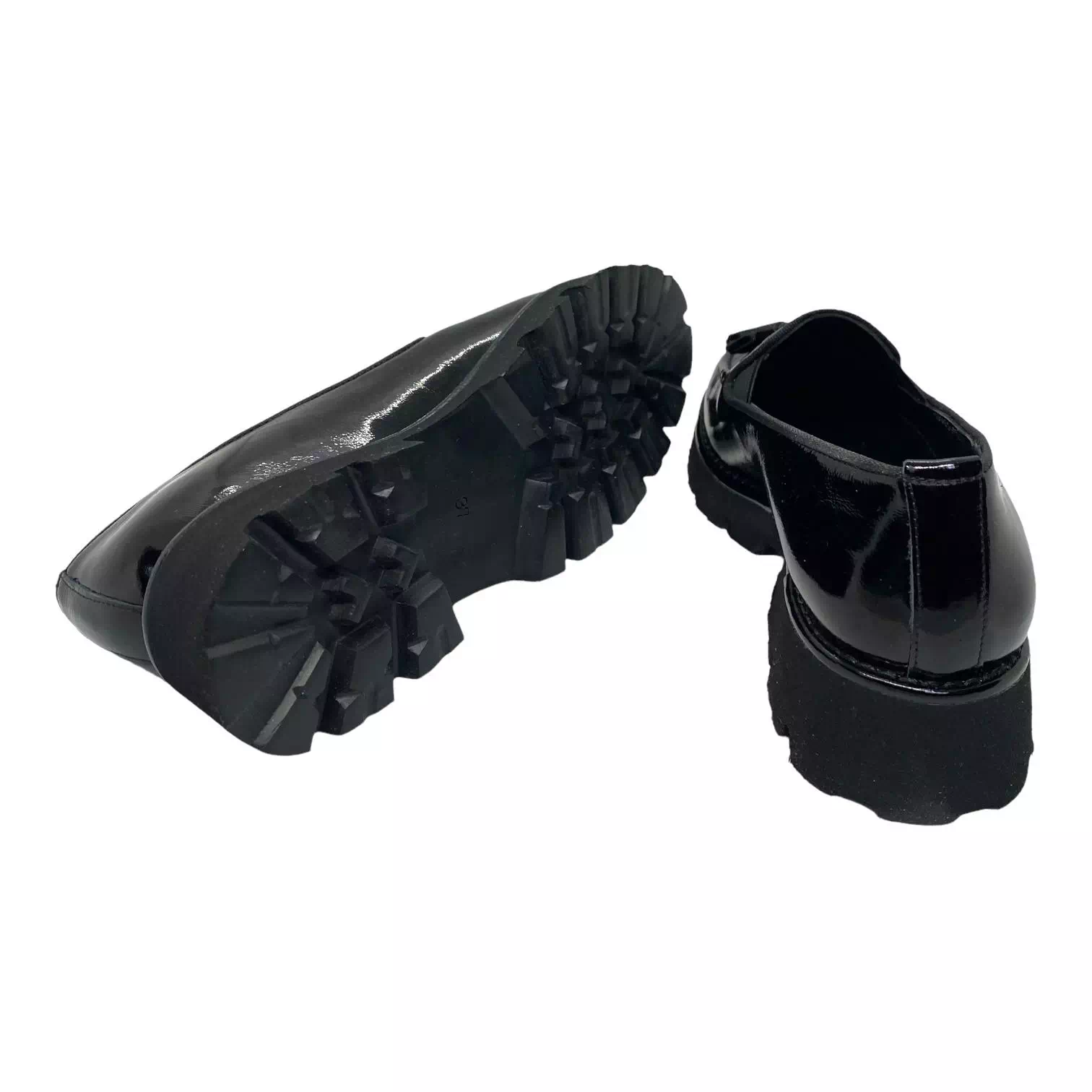 Pantofi negri din lac cu elastic si accesoriu