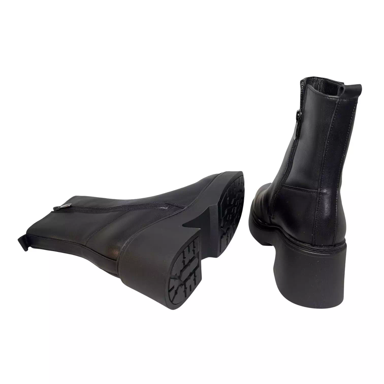 Ghete negre cu pietricele