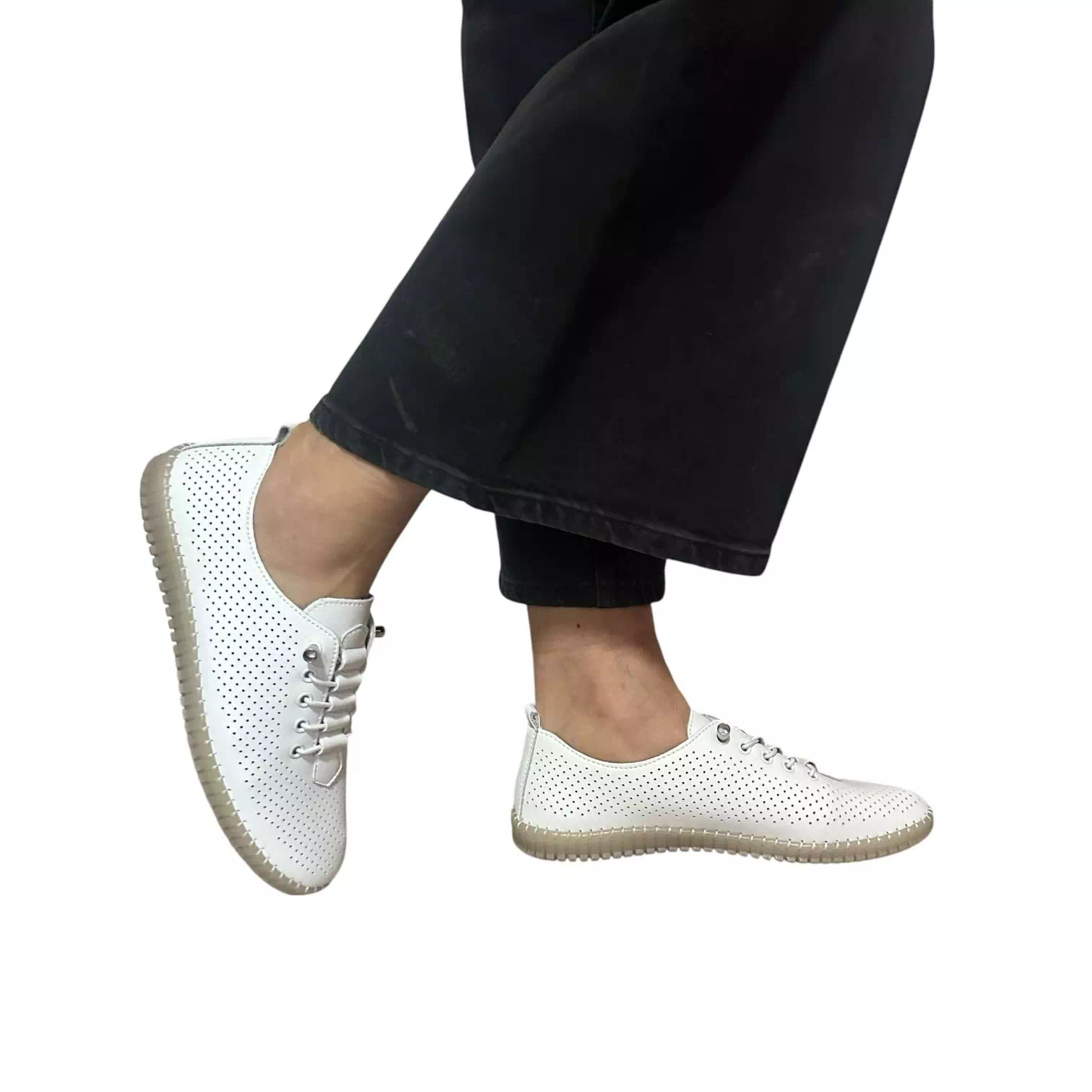 Pantofi Filippo albi cu perforatii