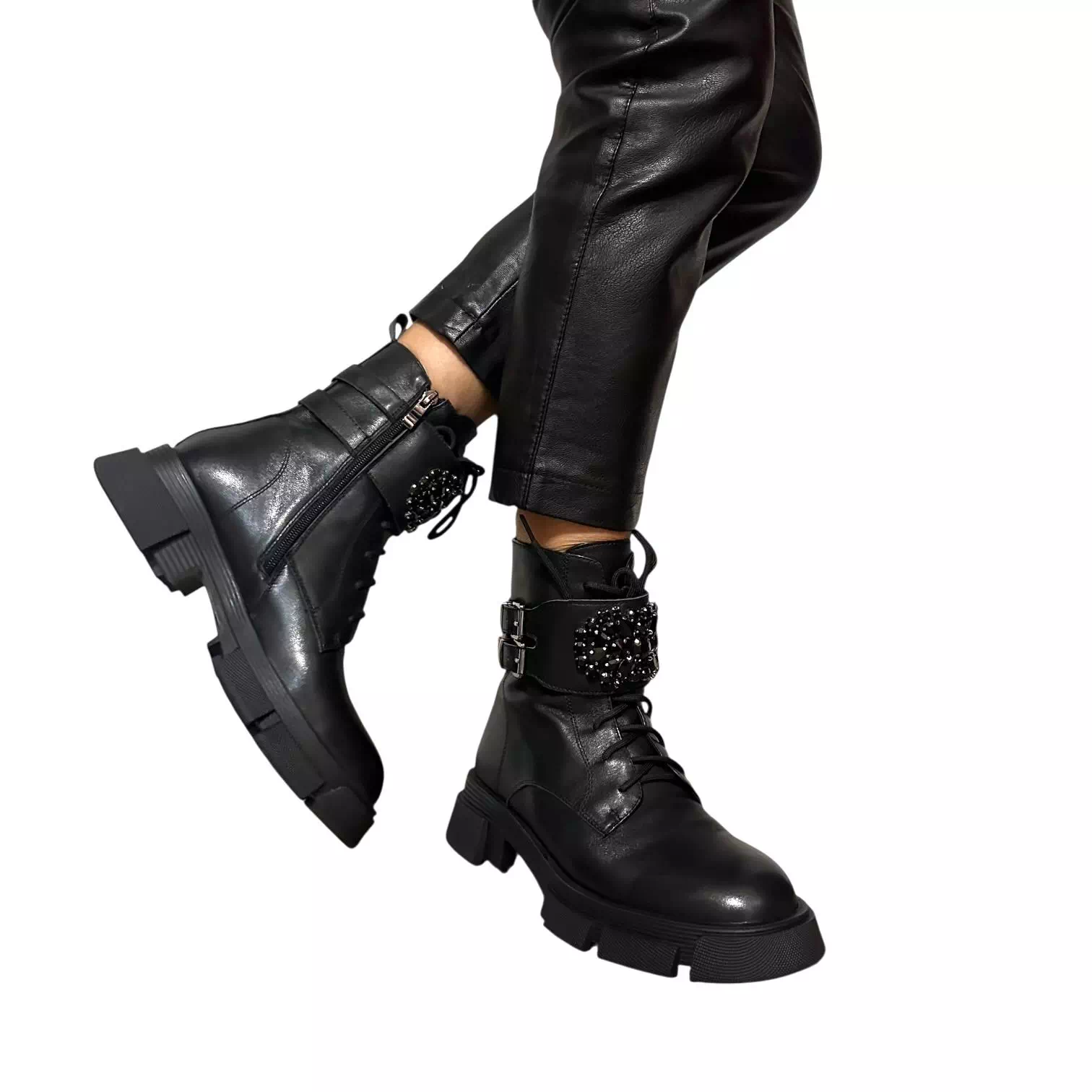 Ghete Fiore Fino negre cu siret si accesoriu