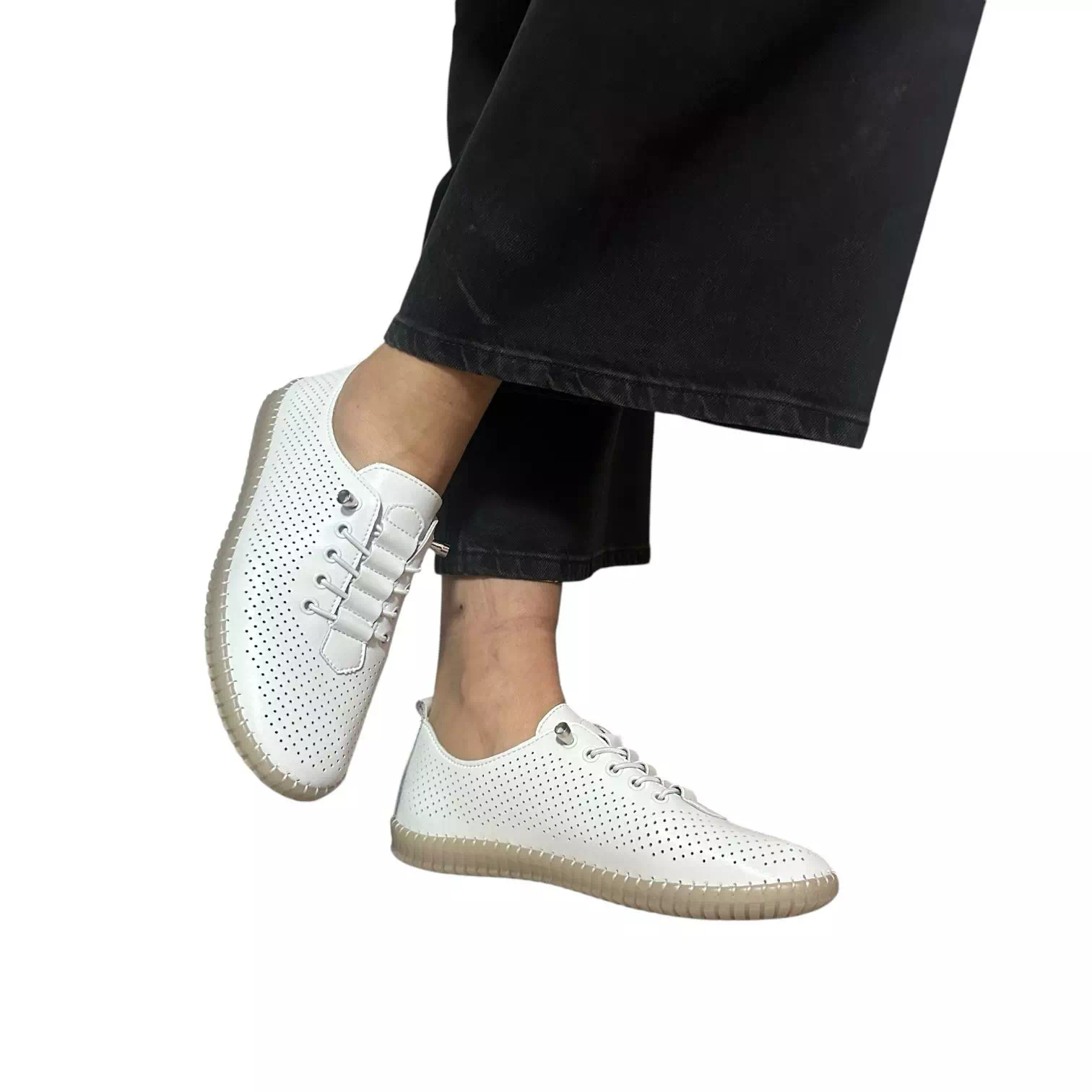 Pantofi Filippo albi cu perforatii