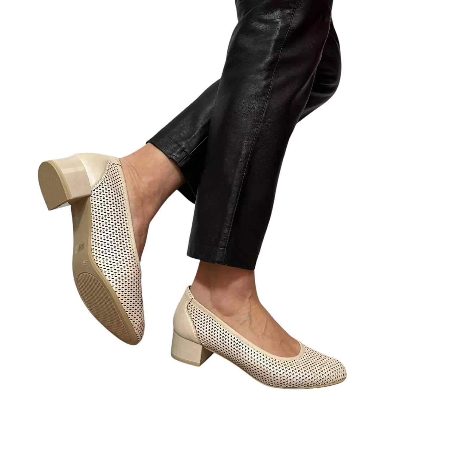 Pantofi Caprice crem