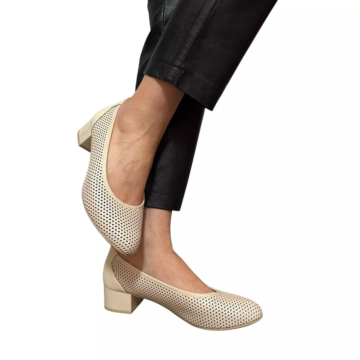 Pantofi Caprice crem