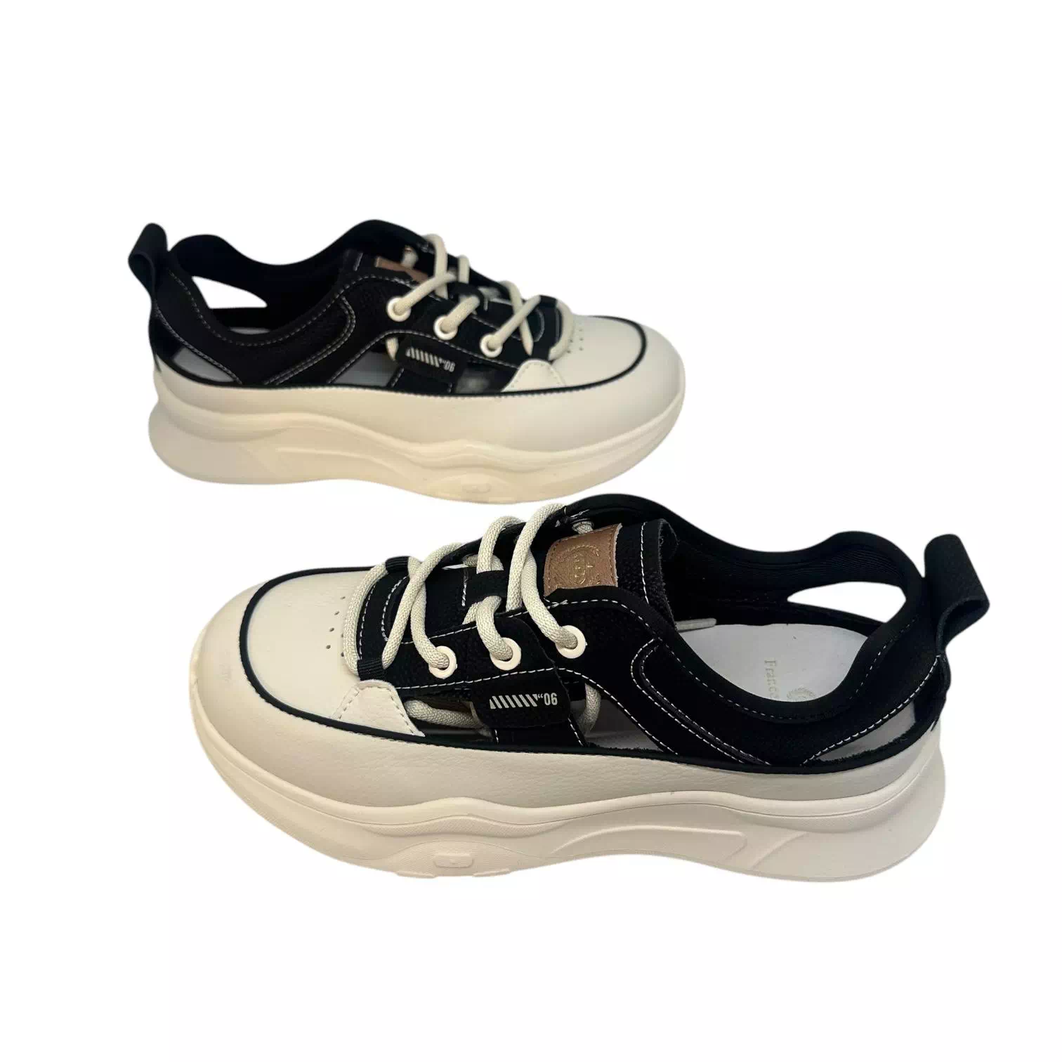 Pantofi negri cu siret si decupaje