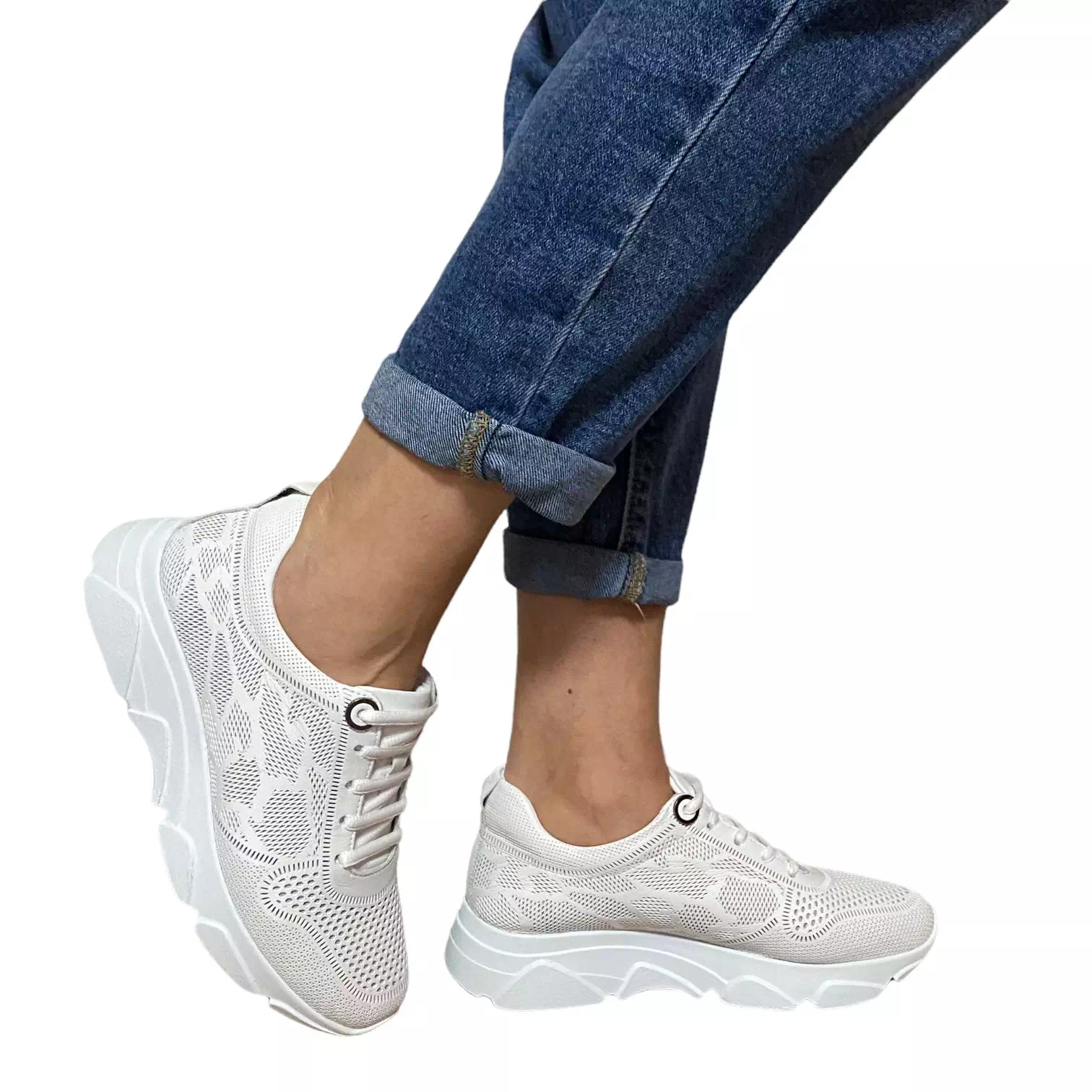Pantofi sport Raxela albi cu perforatii cu model