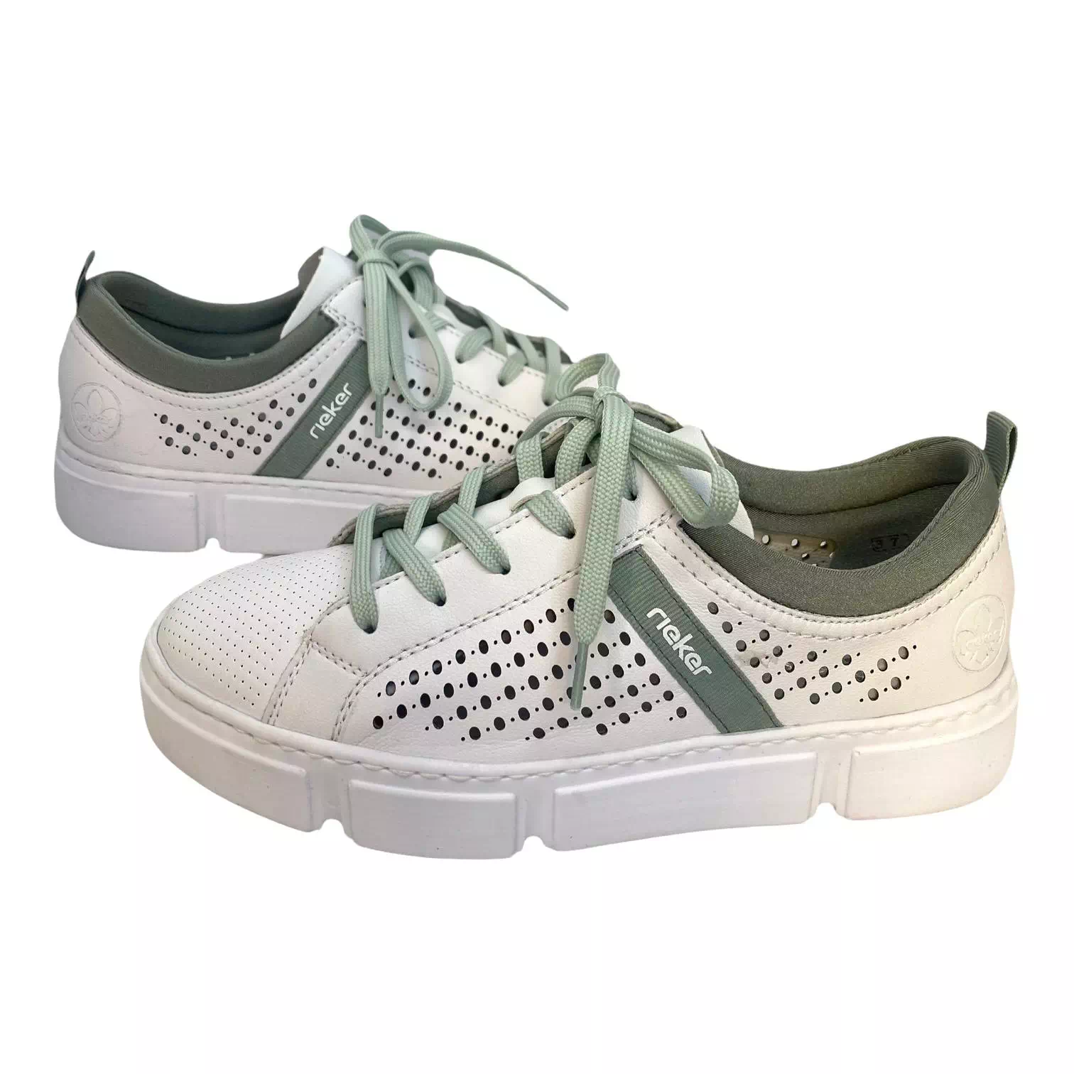 Pantofi sport Rieker albi cu perforatii si detalii verzi