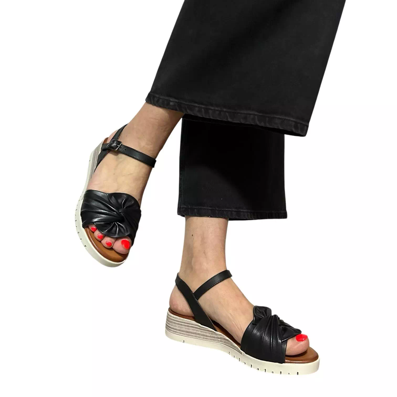 Sandale Dogati negre cu detaliu